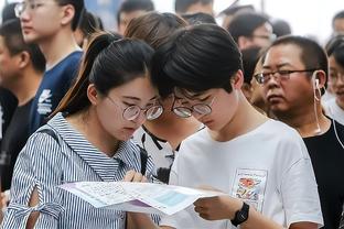 电讯报：前利物浦体育总监朱利安-沃德成为曼联总监候选人